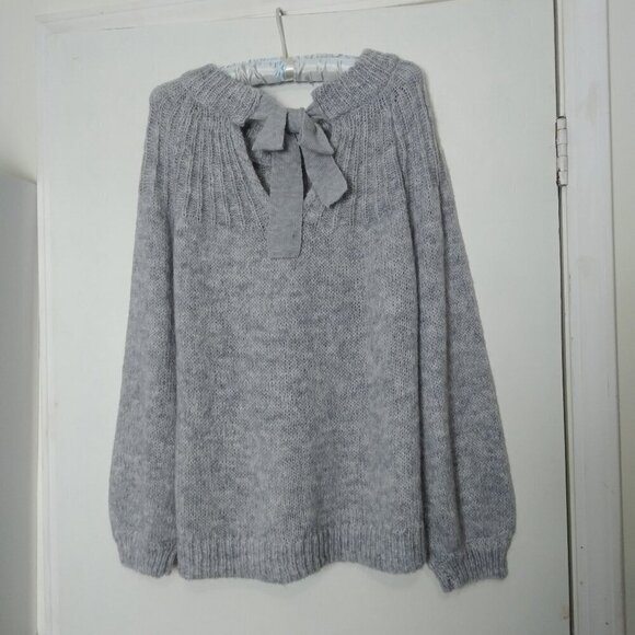 Lauren Conrad NWT Soft Grey Bow Back Loose Weave Pullover Sz L - Picture 5 of 8